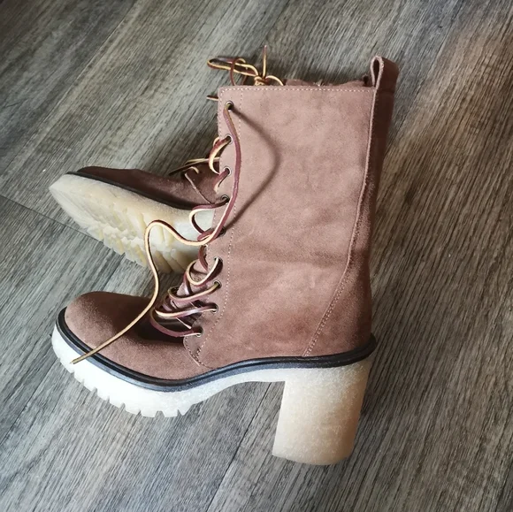 Free People Dylan Lace Up Suede Platfrom Heeled Boot Size 40 or 9 - Picture 2 of 7